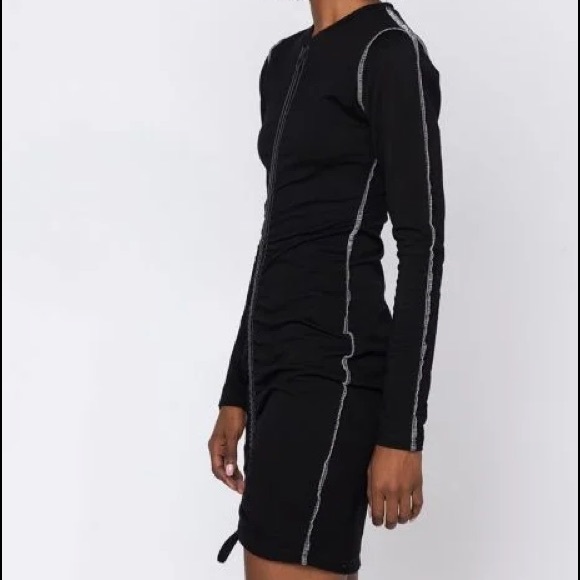 Cute LBD with much detail - Picture 5 of 6